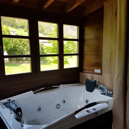 Casas Rurales Valle De Bueida, Jacuzzi Solo En Las Casas El El Palacio Y Viscarcel Bárzana Exterior photo