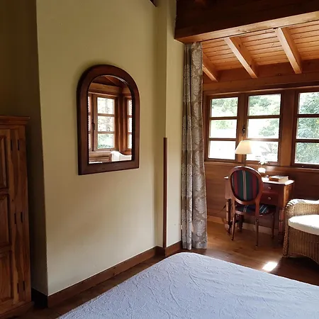 Casas Rurales Valle De Bueida, Jacuzzi Solo En Las Casas El El Palacio Y Viscarcel Bárzana Exterior photo