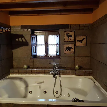 Casas Rurales Valle De Bueida, Jacuzzi Solo En Las Casas El El Palacio Y Viscarcel Bárzana Exterior photo