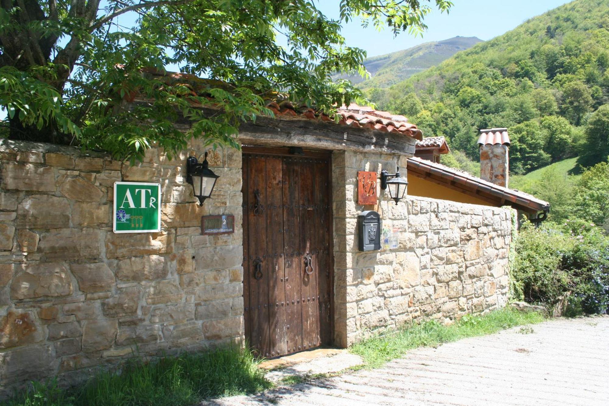 Valle De Bueida, Jacuzzi Solo En Casas El El Palacio Y Viscarcel Country house *