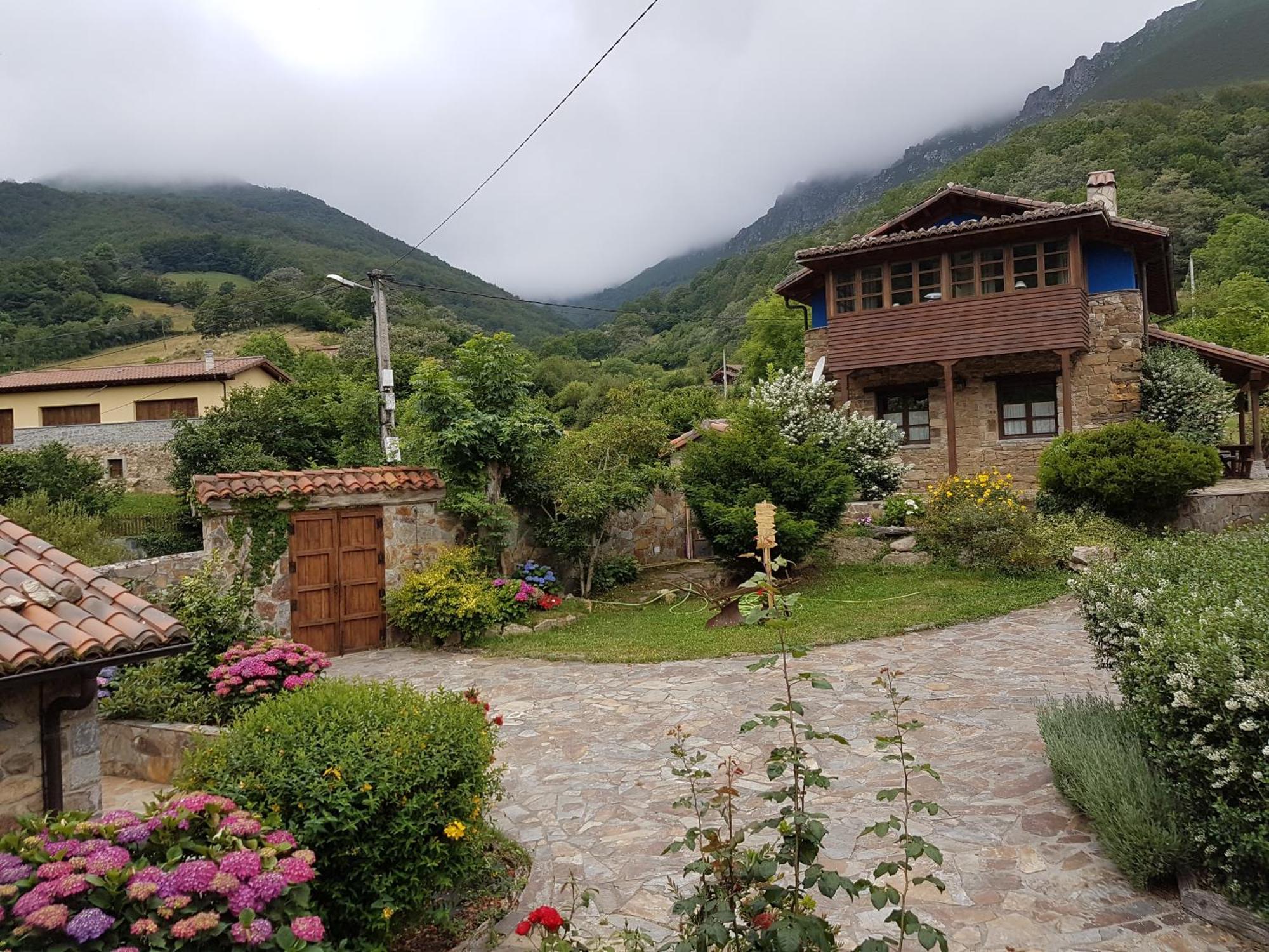 Country house Valle De Bueida, Jacuzzi Solo En Casas El El Palacio Y Viscarcel *