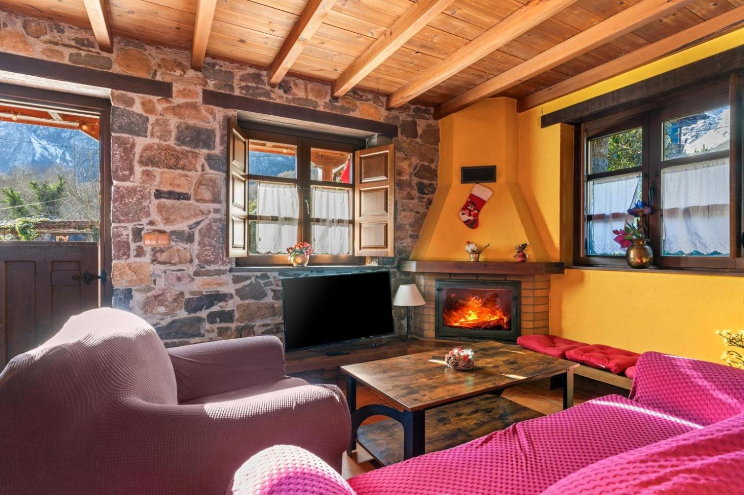 Country house Valle De Bueida, Jacuzzi Solo En Casas El El Palacio Y Viscarcel Barzana