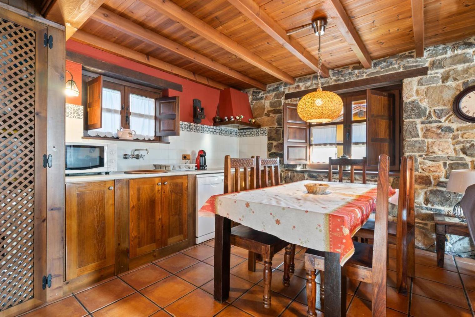 Valle De Bueida, Jacuzzi Solo En Casas El El Palacio Y Viscarcel Country house